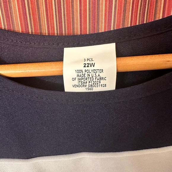 Brand New never worn Spring/Summer 3 Piece Navy Blue and White Women Pantsuit. - Picture 5 of 5